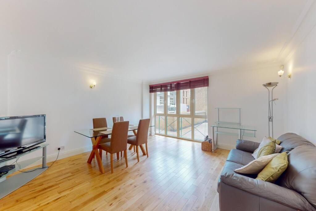 Lovely 1 Bed Apartment - 10 Min To Waterloo Tube Λονδίνο Εξωτερικό φωτογραφία